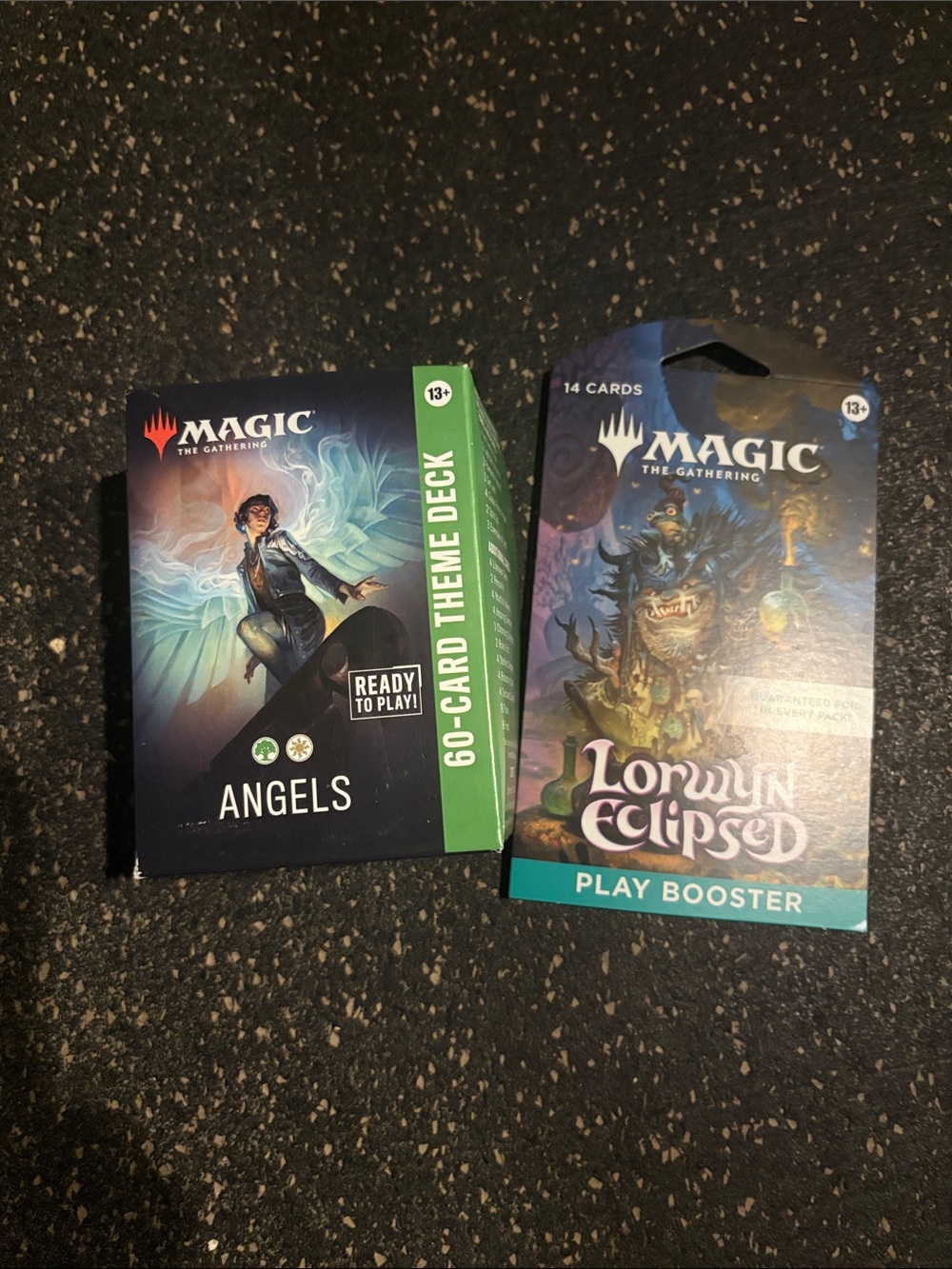 Magic Angels 60-Card Theme Deck with Lorwyn Eclipsed Play Booster - Green/Blue